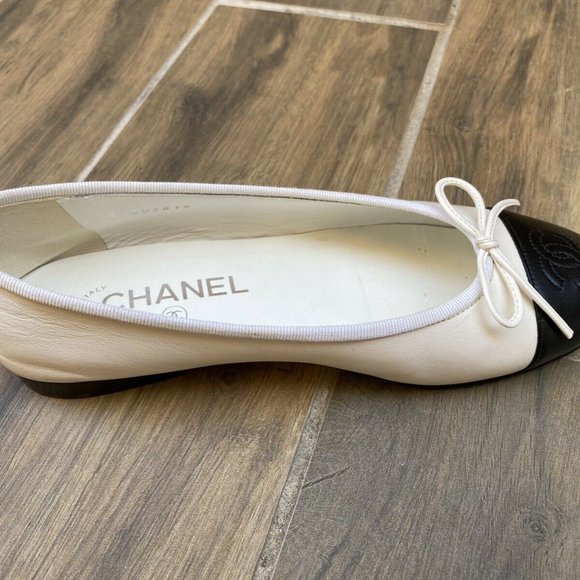 Chanel Ballet Lambskin Flats - Picture 2 of 12
